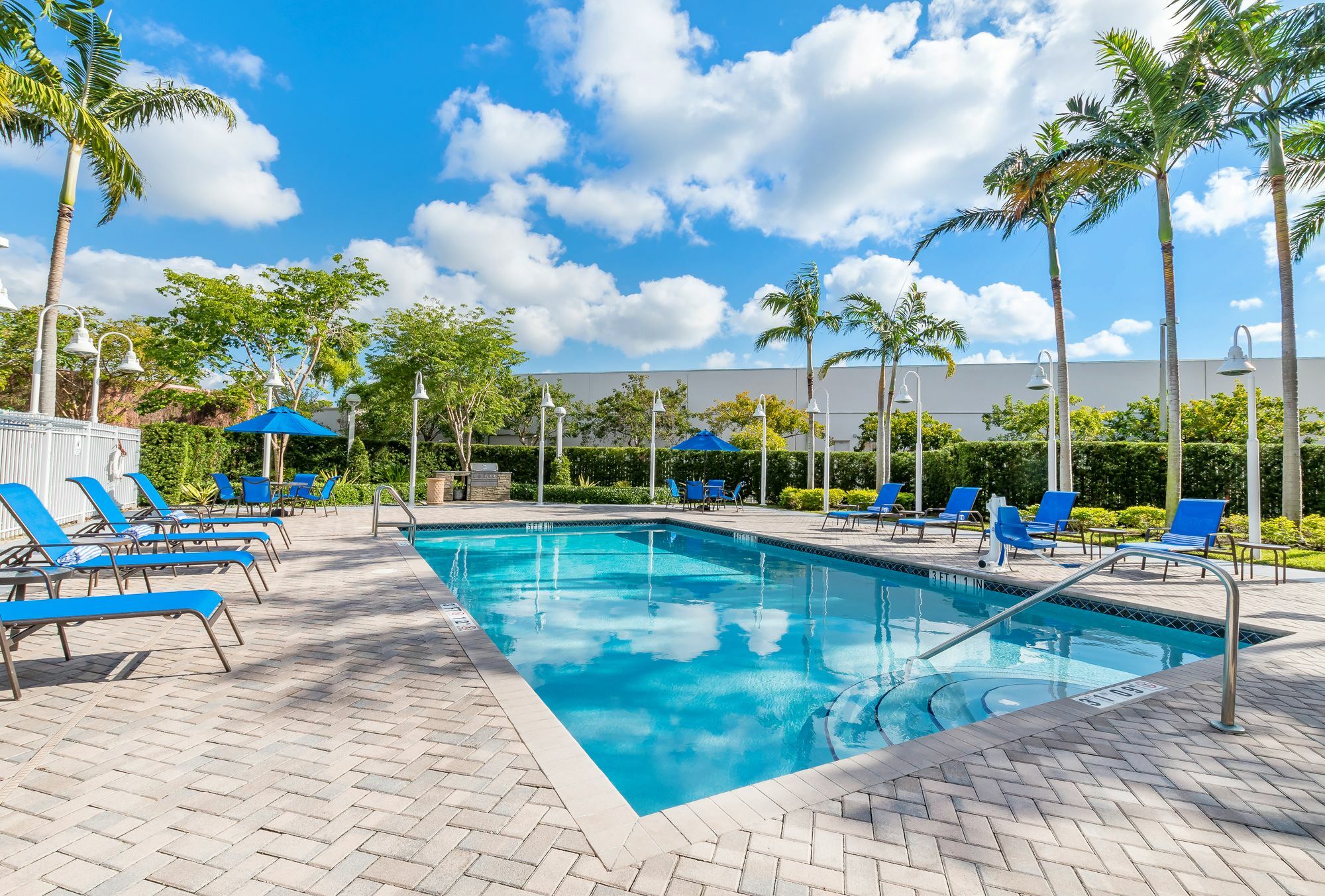 Holiday Inn Express & Suites Miami Kendall By Ihg מראה חיצוני תמונה